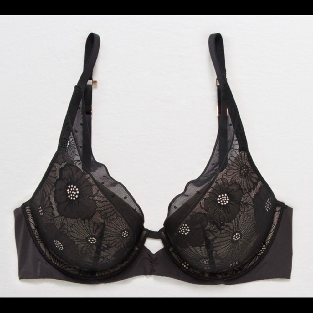 NWOT Aerie real power plunge push up bra